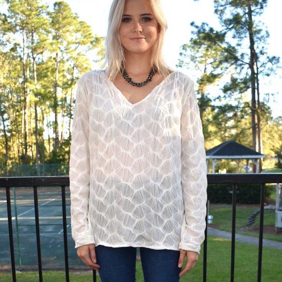 ♡☁️ White V Neck Cozy Long Sleeve Top ☁️♡ ELSA Sample | up to Size M 10 US - Picture 1 of 3